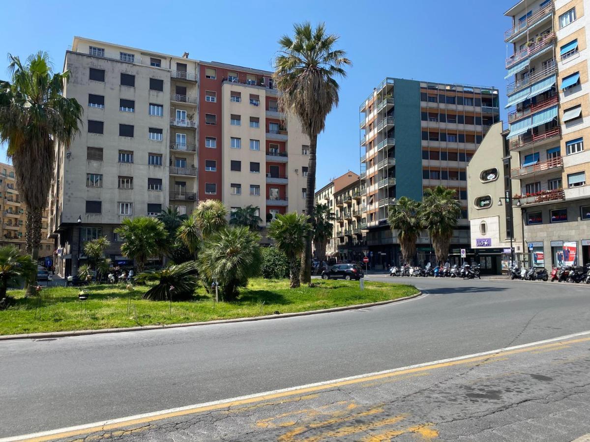 Mondo Vacanze Apartamento Savona Exterior foto